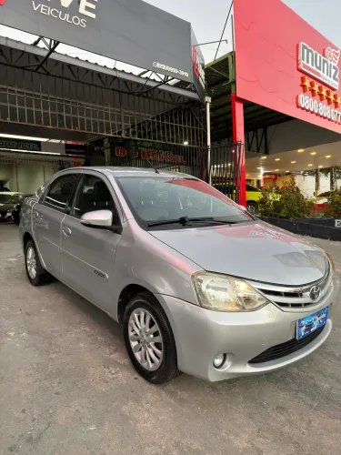 Toyota Etios XLS Sedan 1.5 Flex 16V 4P Mec. 2016