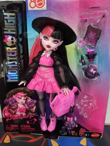Draculaura Core Refresh Monster High
