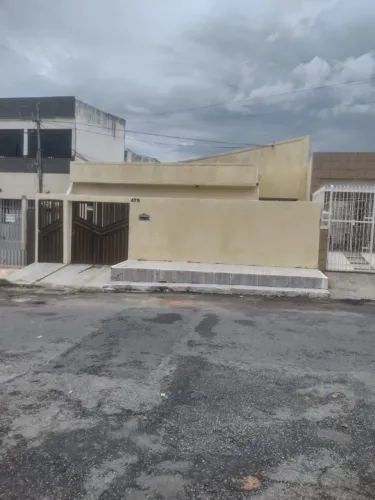 Casa próximo a Hermes Fontes e Desembargador Maynard, 3 quartos