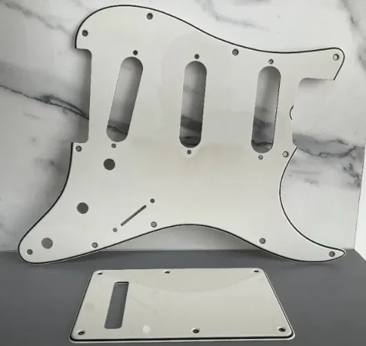 Escudo Stratocaster 65
