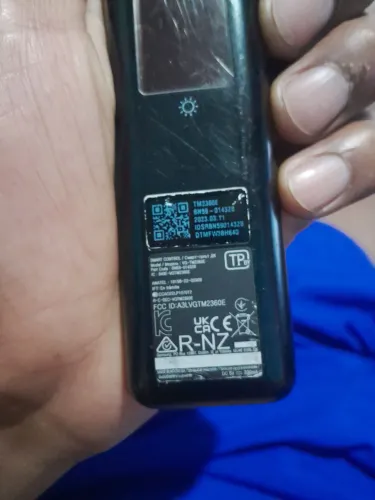Controle remoto Samsung carrega liz solar