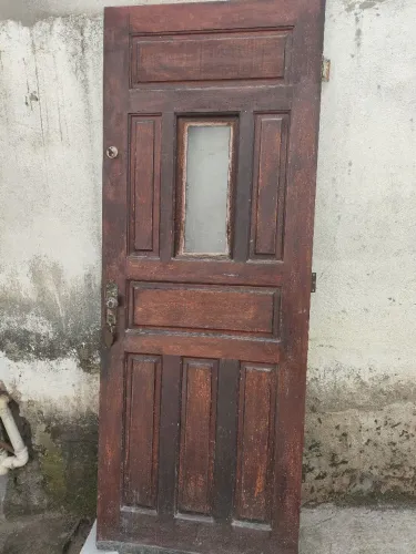 200.000 porta madeira maciça com batente
