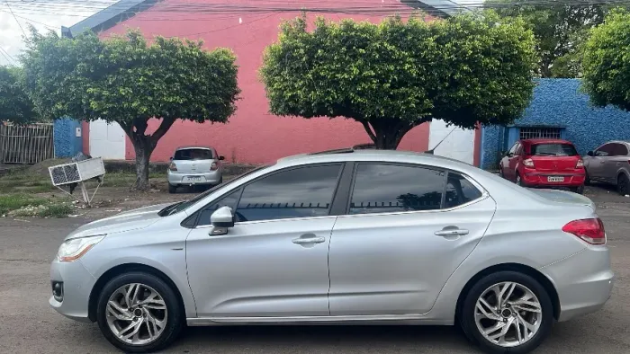 Citroen C4 Lounge Exclusive 1.6 Turbo 4P Aut. 2015