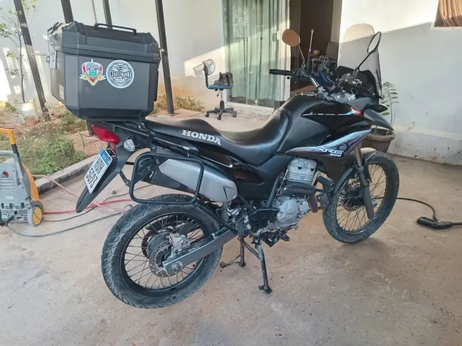XRE 300 2011 