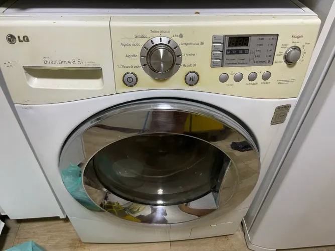 Vendo máquina de lavar , Lava e seca