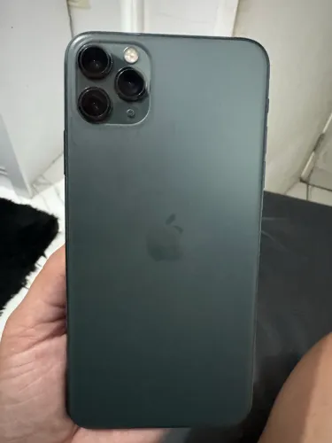 Vende-se IPHONE 11 PRO MAX  64gb  