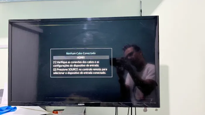 TV Samsung LED 32" - Funcionando Tudo (Com detalhe na tela)