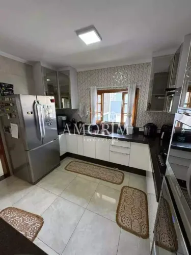 CASA MOBILIADA NO PORTAL DOS IPÊS COM 4 QUARTOS 1 SUÍTE ÁREA GOURMET E 2 VAGAS EM CAJAMAR/