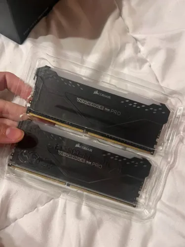 RAM Corsair Vengeance PRO RGB 2666Mhz 16GB