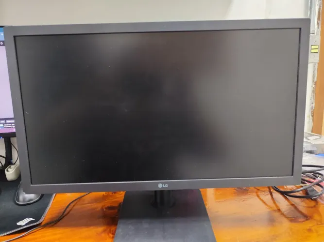 Monitor LG 21,5" 75Hz + Suporte