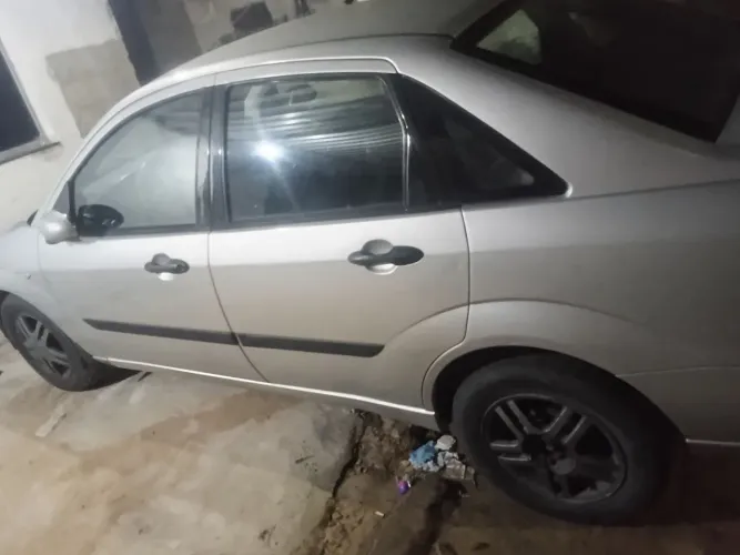 Ford Focus Sedan 1.6/1.6 Flex 8v/16v 4P Mec. 2004