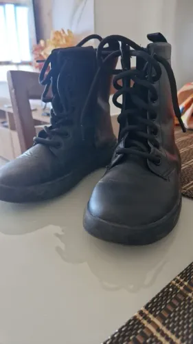 Bota cor preta tamanho 34