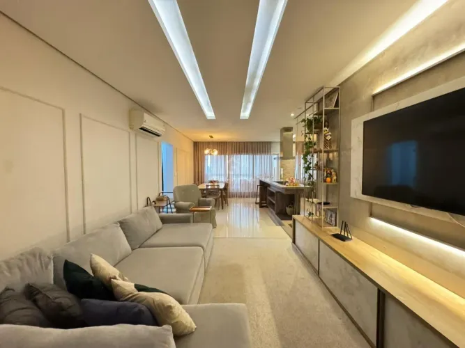 Apartamento semimobiliado de 3 quartos com 2 vagas no bairro Presidente Médici