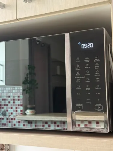 Micro-ondas Brastemp 32 Litros Cor Cinza Espelhado com Menu Gourmet