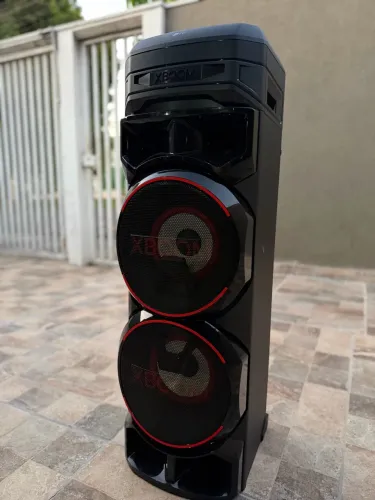 Caixa de Som LG XBOOM RNC9 Bluetooth 410W RMS - Potente