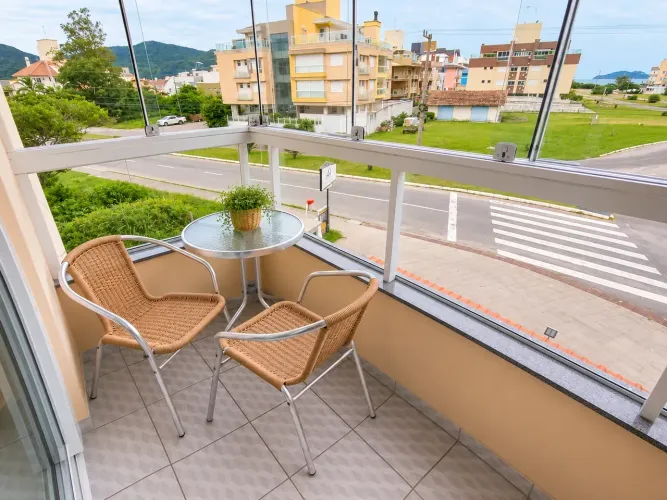 Duplex a Duas Quadras do Mar: Viva o Melhor do Pântano do Sul!