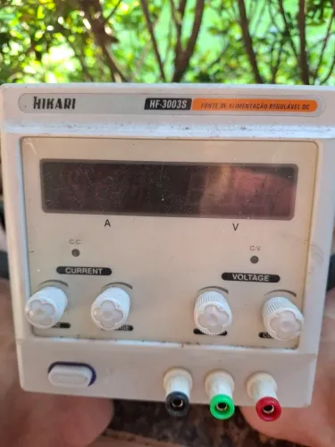 fonte de alimentação regulável Hikari HF-3003S