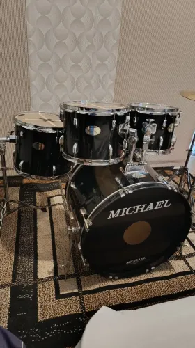 Bateria Acústica Michael Classic Completa com Prato 