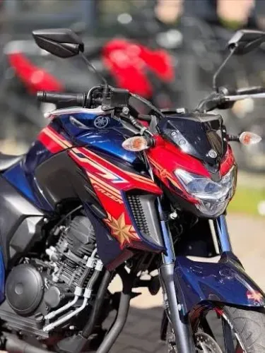 Yamaha FZ25 250 Fazer Capitã Marvel Flex 2021
