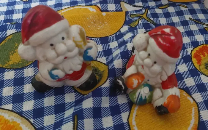 Bonecos porcelana com frase e boneco papai noel