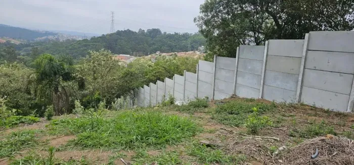 ESPETACULAR TERRENO 1.500 metros quadrados com VISTA no Residencial MORADAS DO SOL em Coti