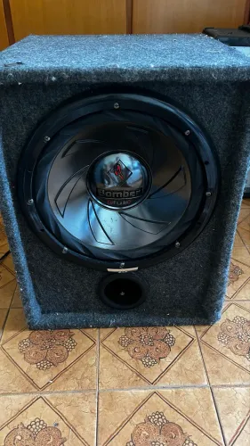 Caixa de som sub 12? bomber