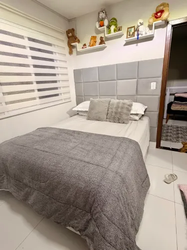 VENDO CAMA QUEEN + cabeceira + nichos