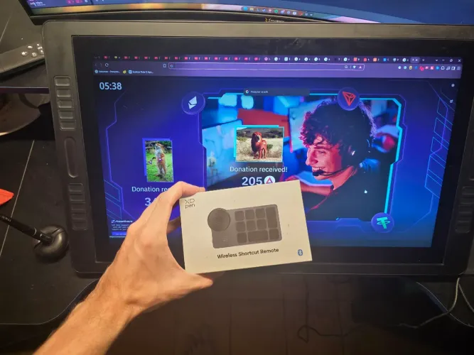 MESA DIGITALIZADORA HUION KAMVAS 24 PRO + XP SHORTCUT REMOTE