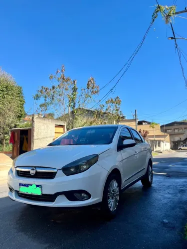 Fiat Grand Siena Essence 1.6 Flex 16V 2016