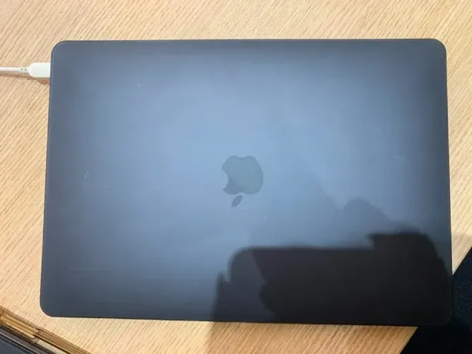 Macbook air, retina, 13 inch, 2020, 16gb de memoria 1tb de storage