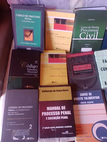 ? BIBLIOTECA COMPLETA DE LIVROS DE DIREITO ?Mais de 140 livros - PREÇO DE OCASIÃO!