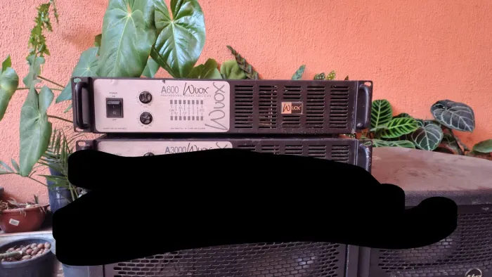 Potência Machine a600 200rms 