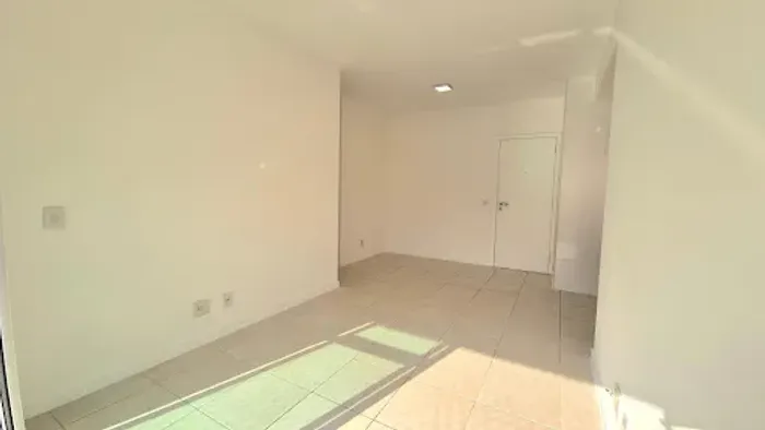 Apartamento com 2 quartos para alugar, 68 m² por R$ 5.160/mês - Barra da Tijuca - Rio de J