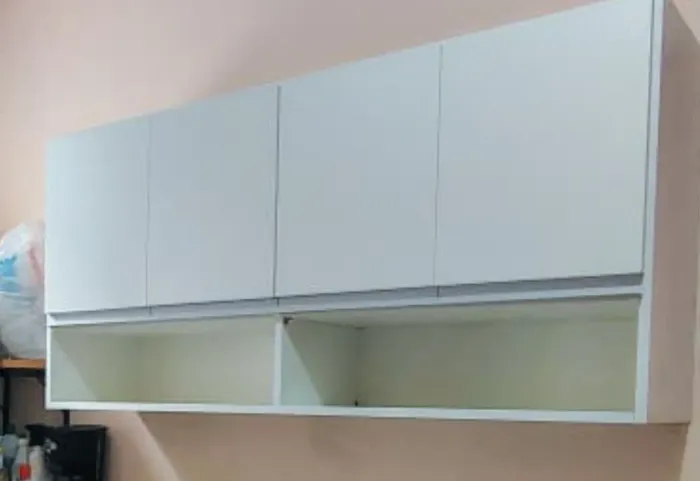 Armário de 4 portas em mdf