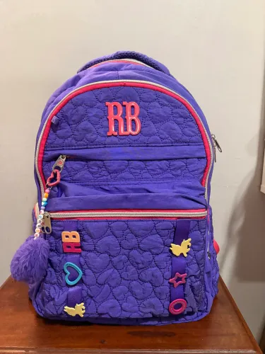 Vende-se Mochila RB com estojo