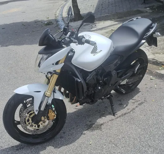 ? VENDO - HONDA CB600F HORNET 2011 BRANCA - R$ 35.000,00