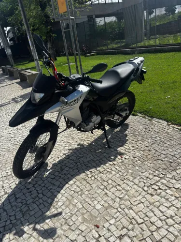 Xre 300 2017