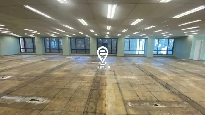 Conjunto Comercial para Aluguel com 437 m² em Cerqueira César