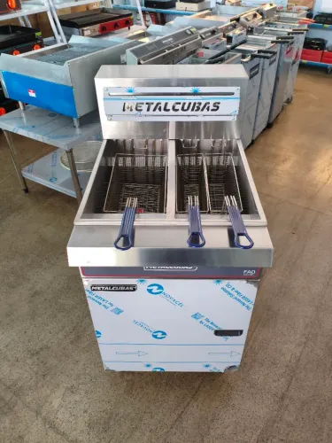 Fritadeira Elétrica Água e Óleo FAO 3C 45L 18000W - MetalCubas 