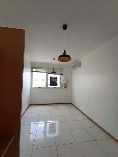 Sala comercial no bairro na Cidade Baixa.