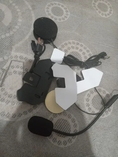 Fone e microfone do intercomunicador