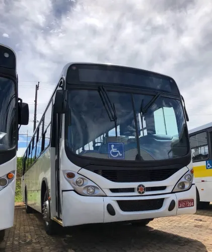 ÔNIBUS NO PARCELAMENTO