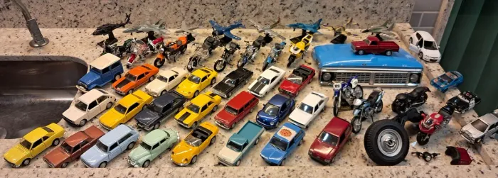 Coleção carros, motos e aviões