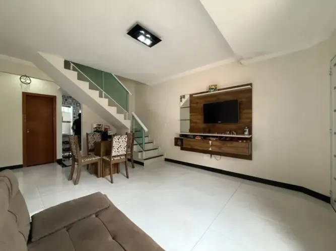 Casa para Venda em Belo Horizonte, Vila Cloris, 2 dormitórios, 2 suítes, 3 banheiros, 2 va