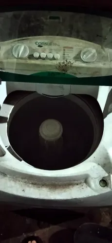 Máquina de lavar com defeito no painel