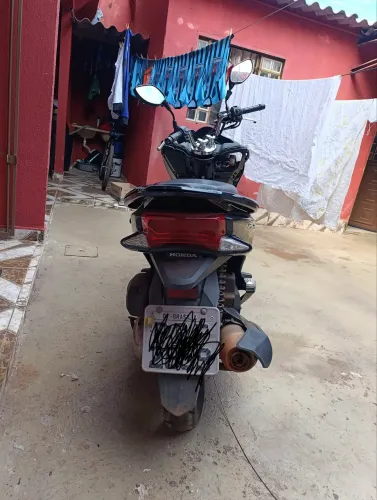 Honda pcx funcionando normalmente!!! Carenagem estragada