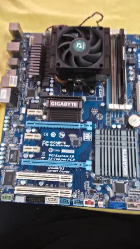 Kit AMD FX 8150 + Placa mãe GA-970A-UD3 + 8GB DDR3