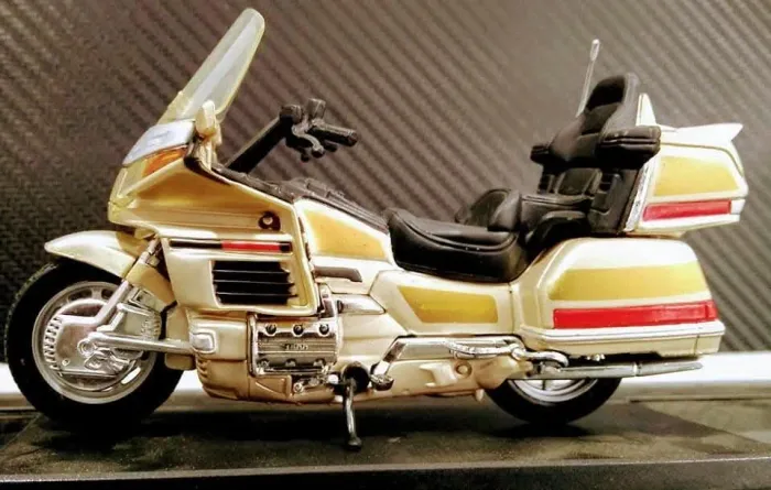 Miniatura Honda Golden Wing escala 1:10