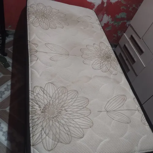 Cama box , solteiro.