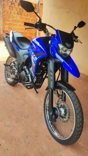 Lander 250 apenas troca por carro